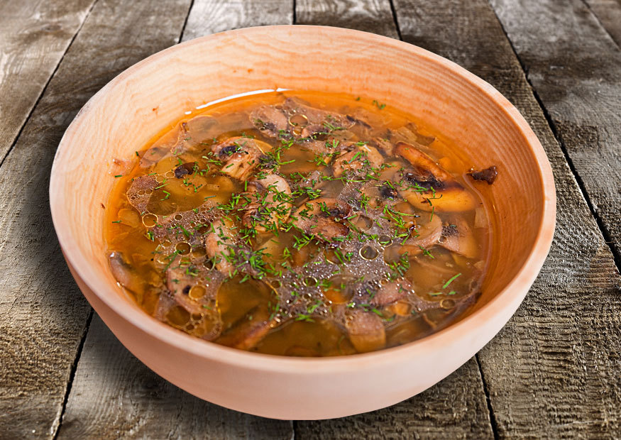 Mushroom soup (white mushrooms, oyster mushrooms and porcini)