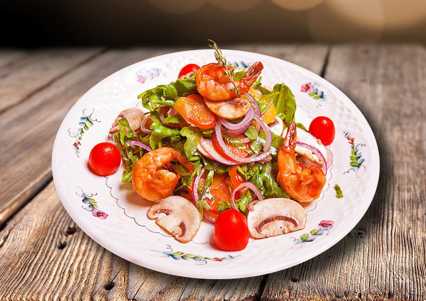 Arugula salad with shrimps